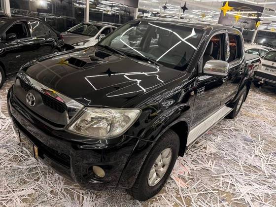 TOYOTA HILUX 3.0 SRV 4X4 CD 16V TURBO INTERCOOLER DIESEL 4P AUTOMÁTICO TOYOTA HILUX 3.0 SRV 4X4 CD 16V TURBO INTERCOOLER DIESEL 4P AUTOMÁTICO